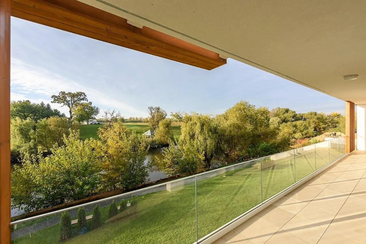 Il Lago - Azur - Cozy Luxurious Smart Home By The Lake Voluntari 0*,  Romania